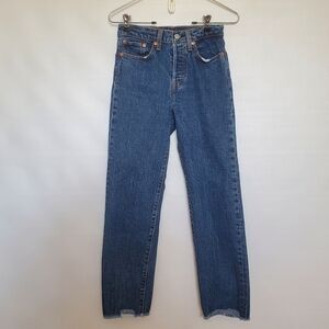 LEVI'S WEDGIE STRAIGHT DENIM JEANS HIGH RISE CROPPED FRAYED HEM MED WASH BLUE 24